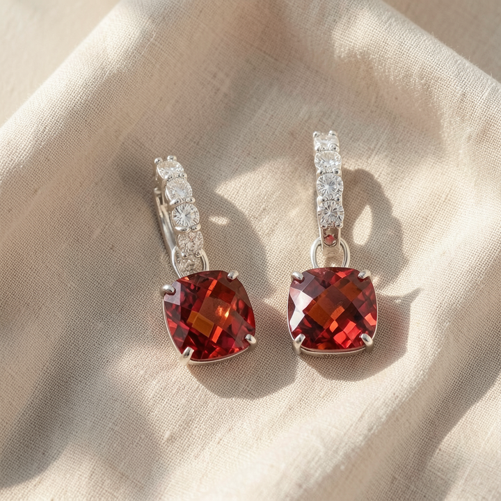 Ohrringe mit Rubin und Diamant
