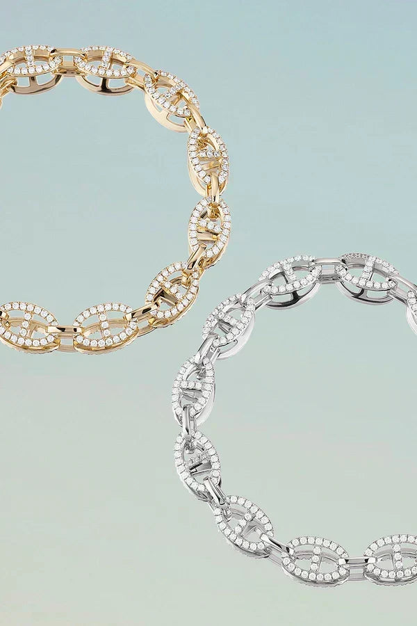Goldenes luxuriöses Gliederarmband
