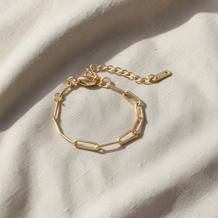 Goldenes Büroklammer-Armband