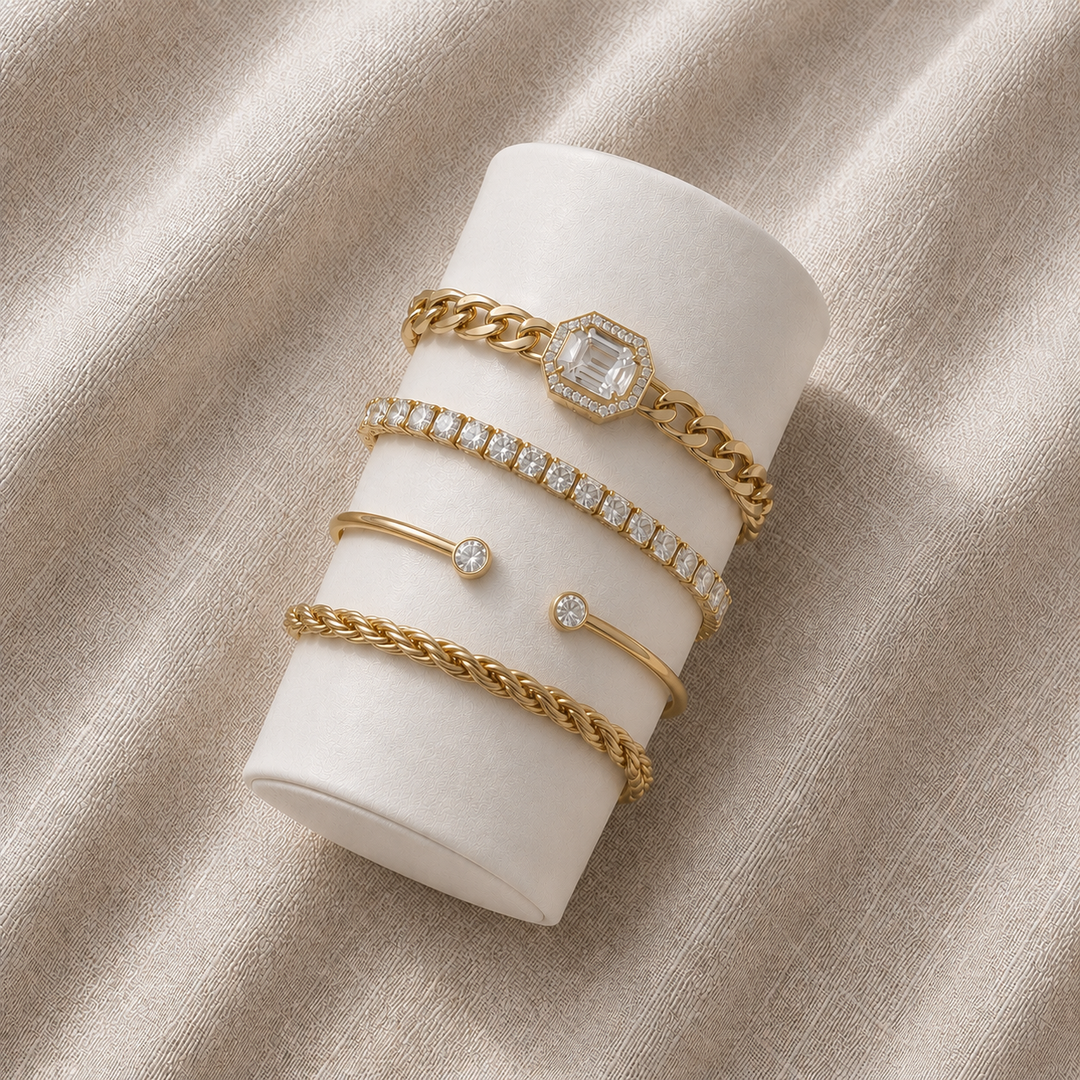Goldenes geflochtenes Armband