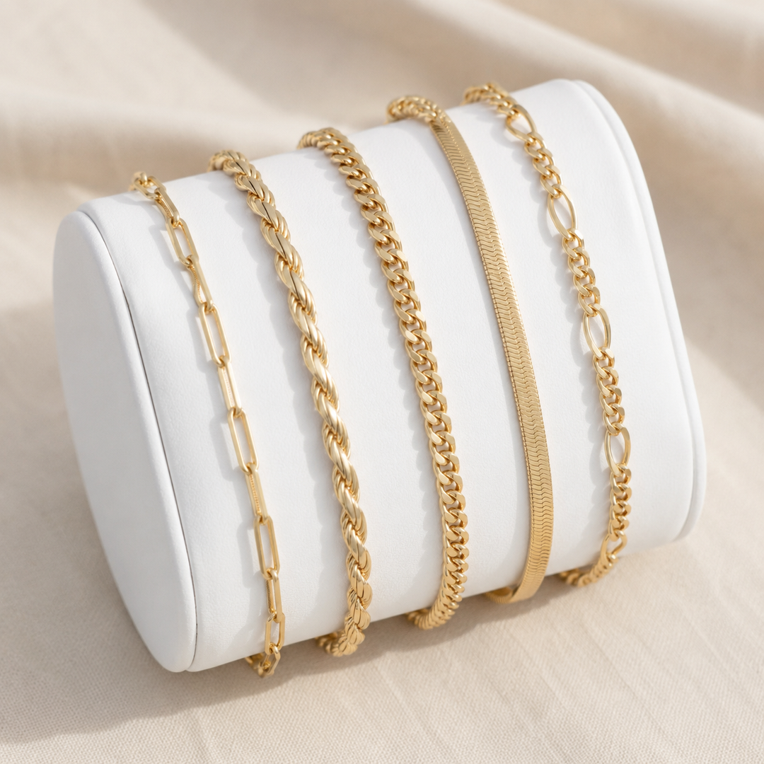 Goldenes Mehrlagen-Armband-Set zum Kombinieren