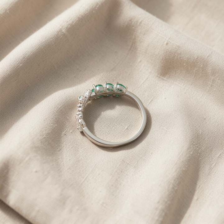 Ring mit Smaragdblatt