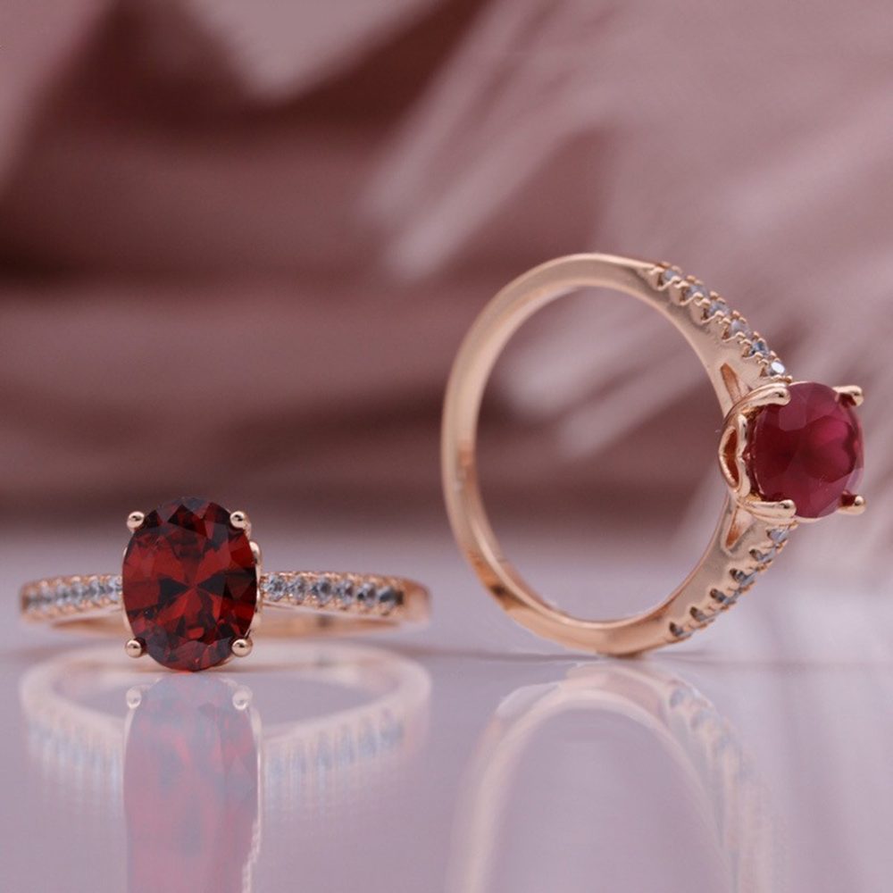 Ring mit Moissanit im Cushion-Schliff