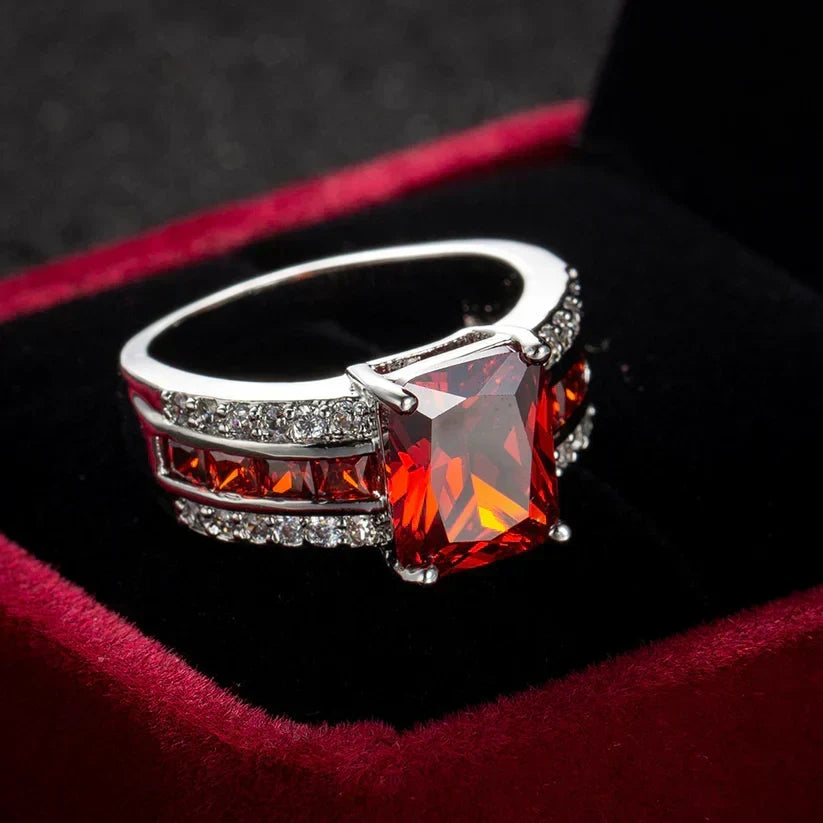 Kassira-Ring mit Rubin