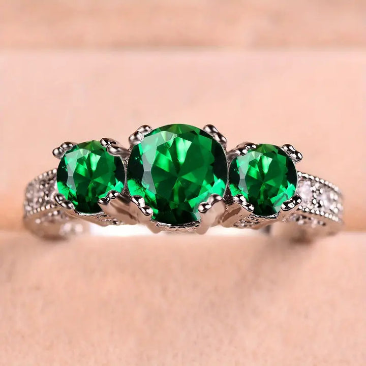 Ring mit grünem Smaragd