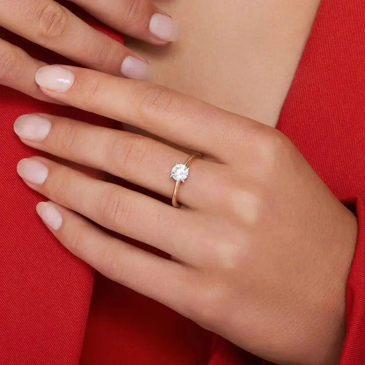 Goldener Diamantring