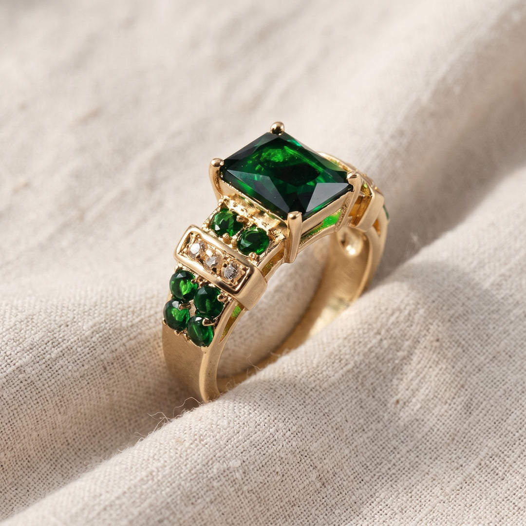 Prachtvoller Ring mit Smaragd | Gold