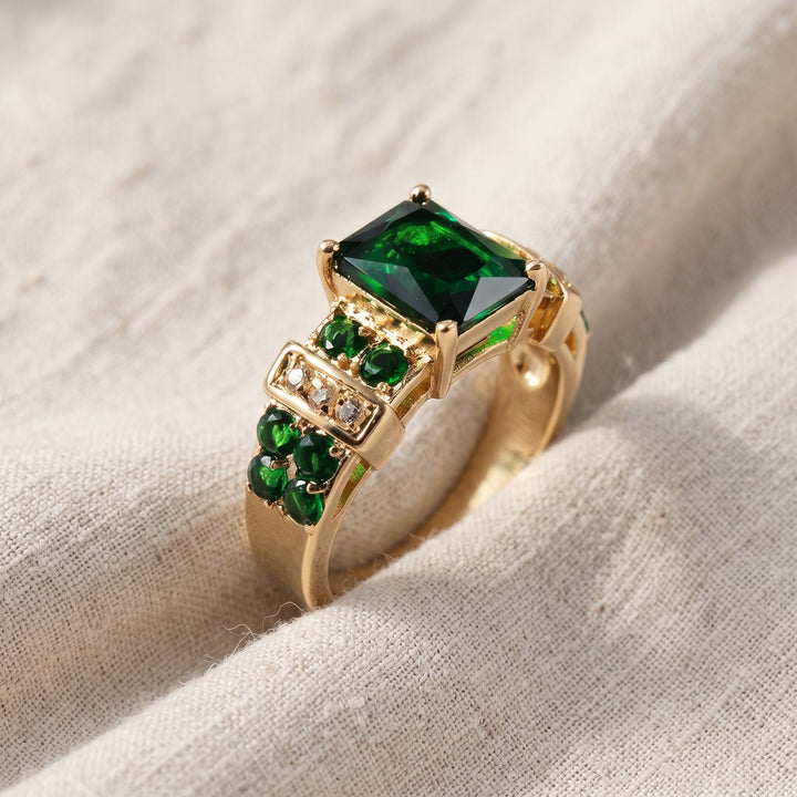 Prachtvoller Ring mit Smaragd | Gold