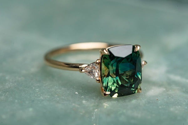 Vintage-Ring mit grünem Edelstein | Gold