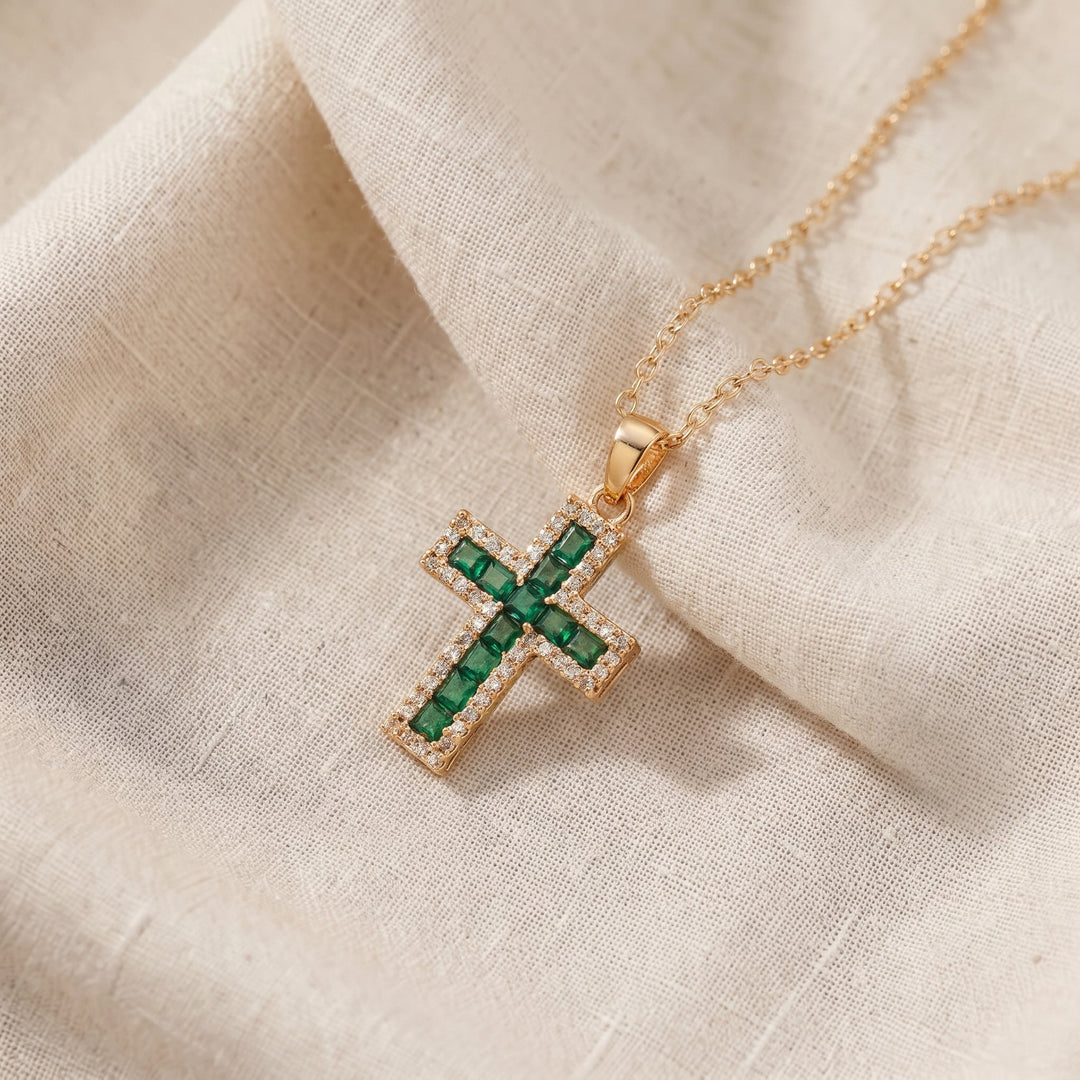 Anhängerkette Solene Kreuz mit Smaragd | Gold