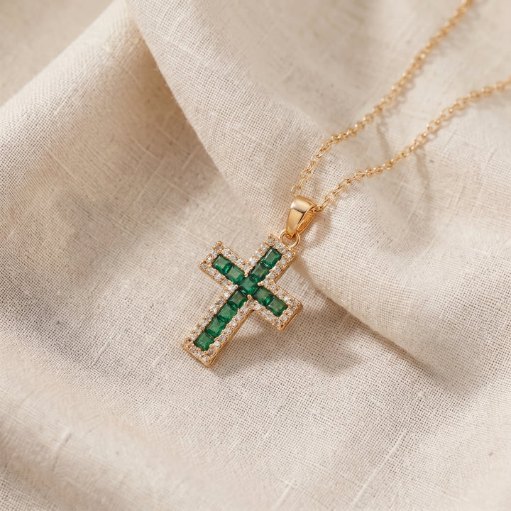Anhängerkette Solene Kreuz mit Smaragd | Gold