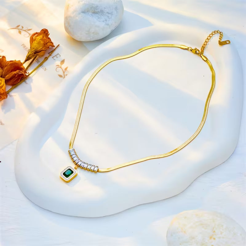 Halskette Regalia Prizma mit Smaragd | Gold