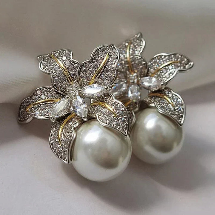 Perlenohrringe Blume | Weissgold