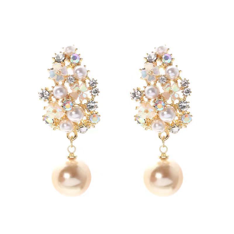 Elegante Perlenohrringe Blume | Gold
