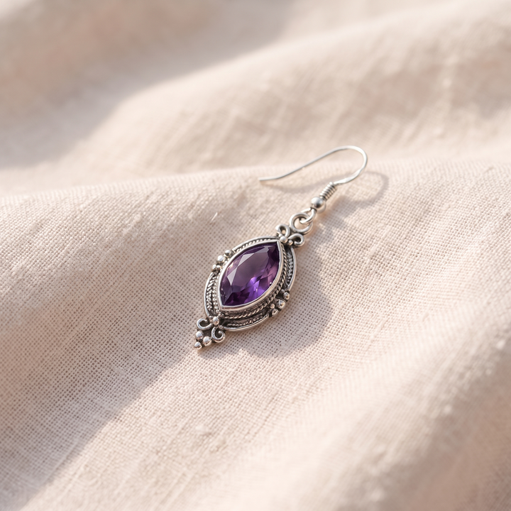 Hakenohrringe mit Amethyst-Kristall