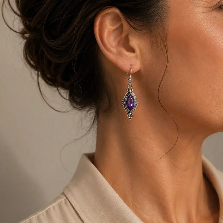 Hakenohrringe mit Amethyst-Kristall