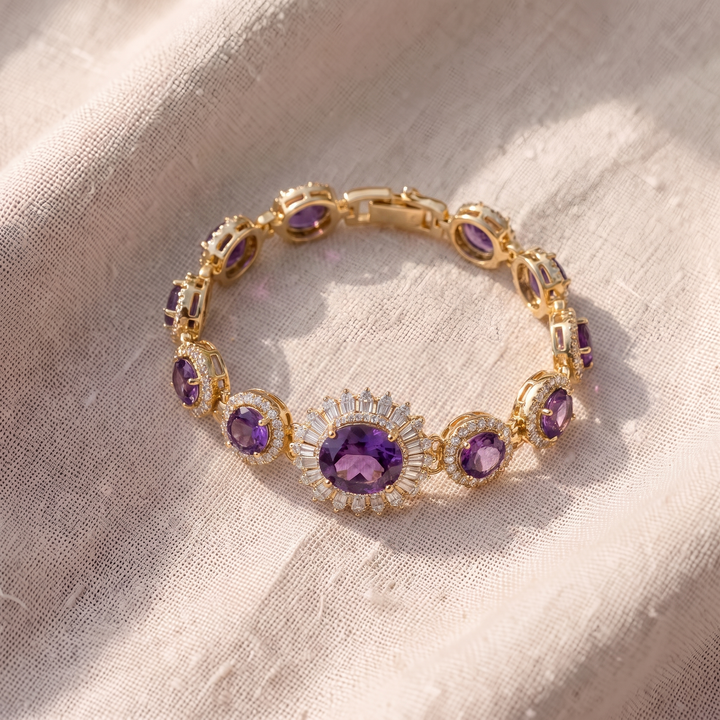 Goldenes Armband mit Amethyst-Anhänger