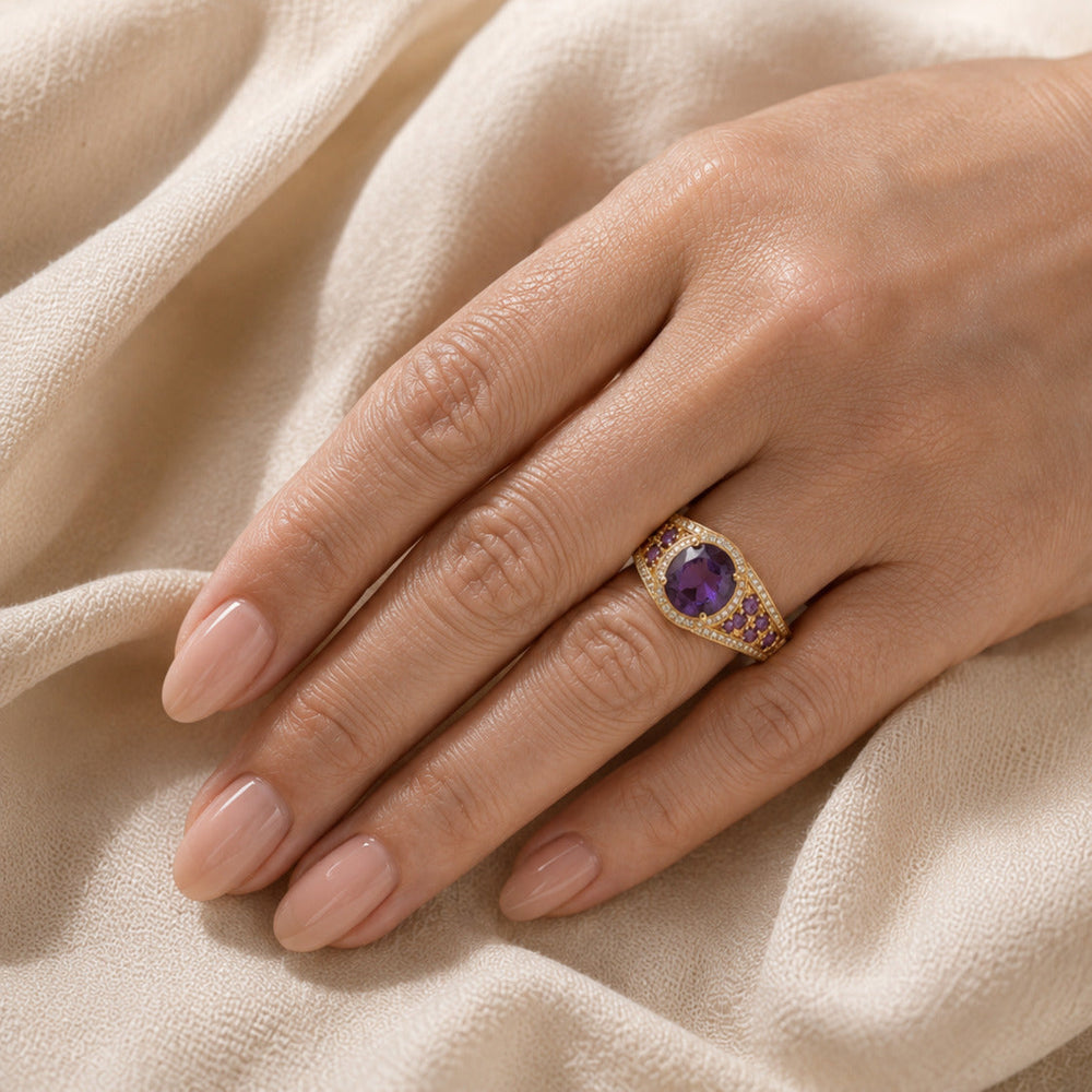Ring mit ovalem Amethyst und Zirkonia