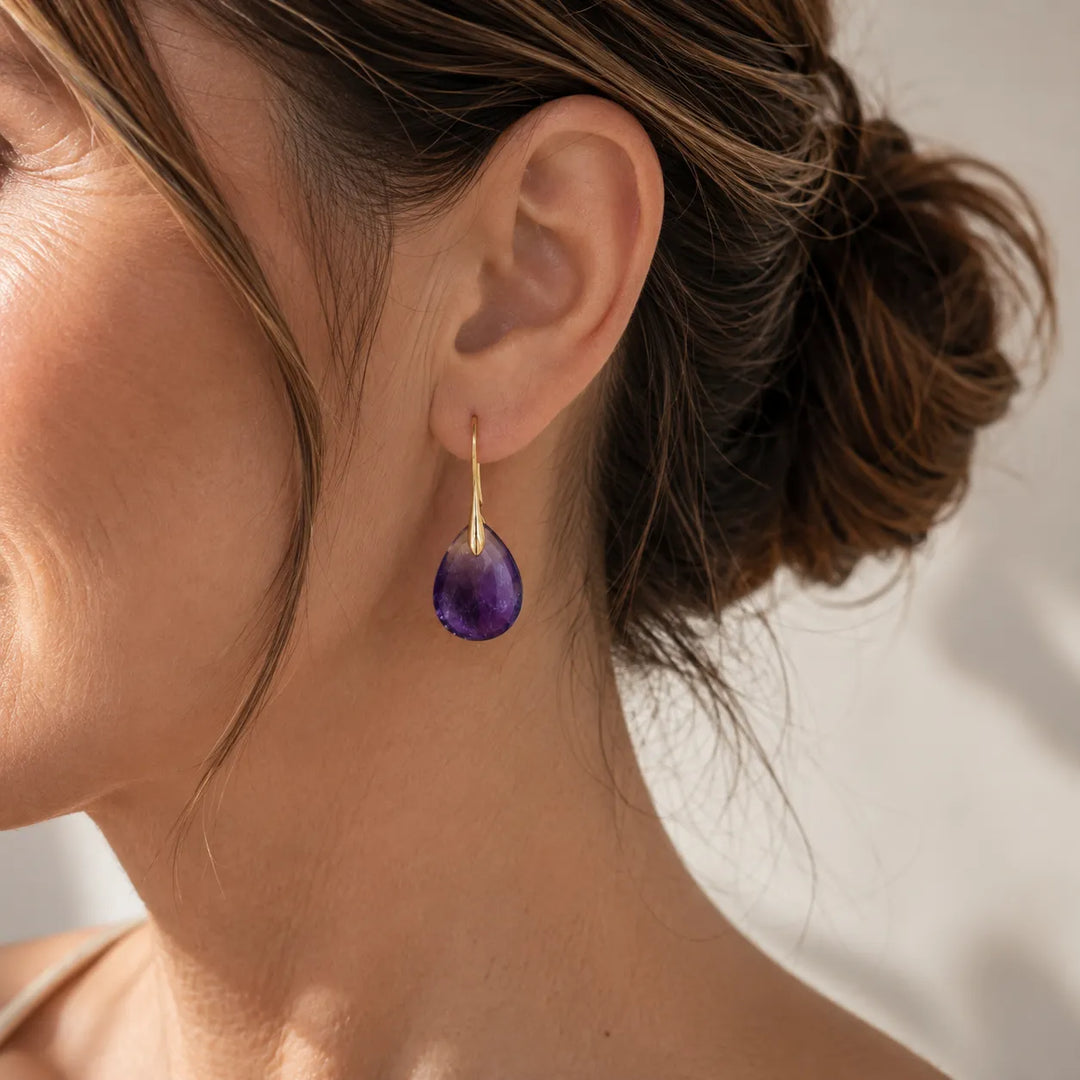 Zeitlose Ohrringe mit Amethyst-Tropfenanhänger