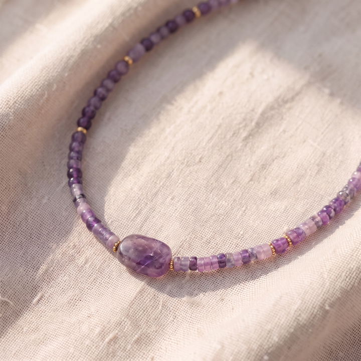 Handgefertigter Choker aus Amethystperlen