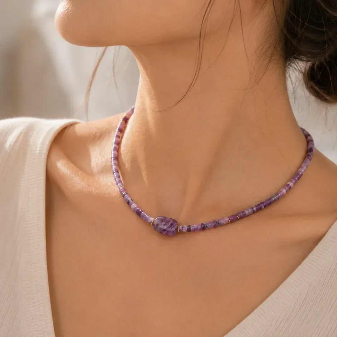 Handgefertigter Choker aus Amethystperlen