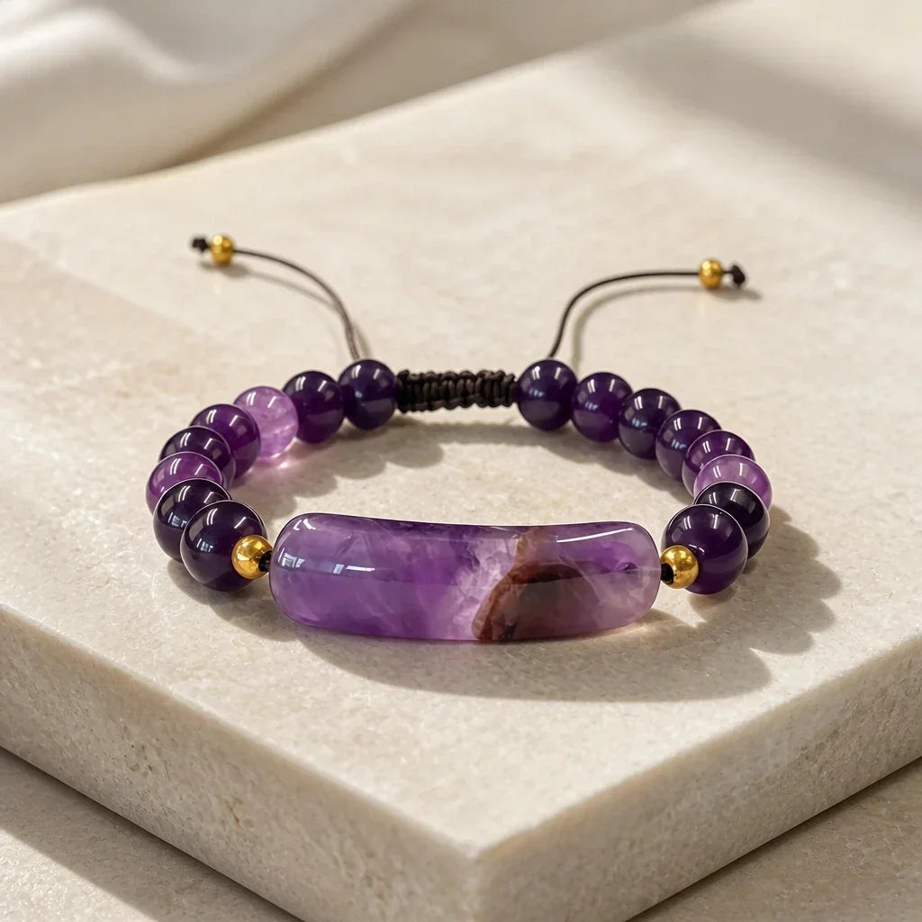 Klassisches verstellbares Perlenarmband