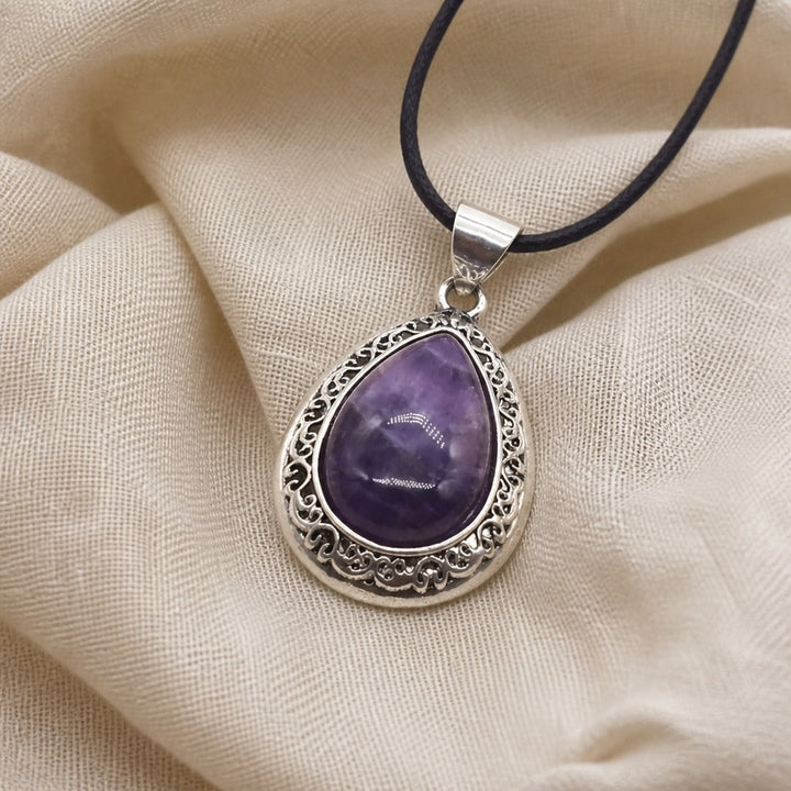 Halskette mit Amethyst-Tropfenanhänger