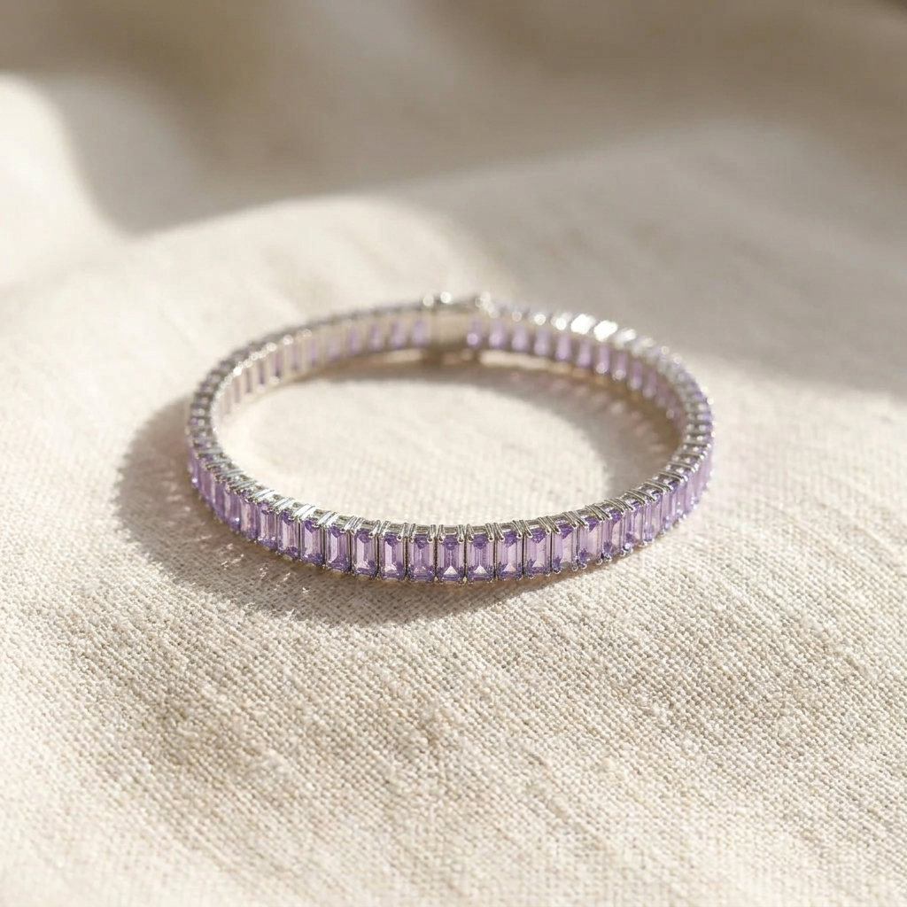 Silbernes Armband mit quadratischen Gliedern