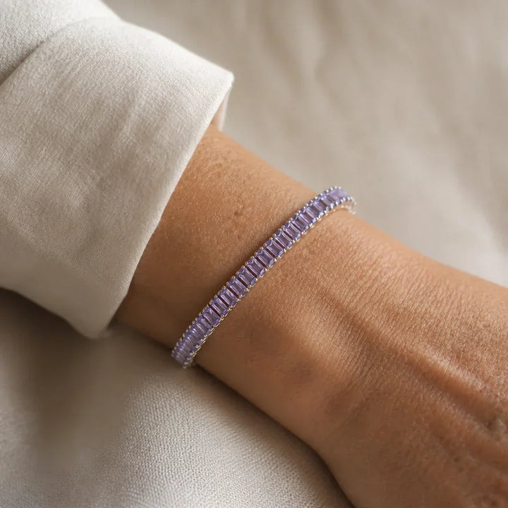 Silbernes Armband mit quadratischen Gliedern