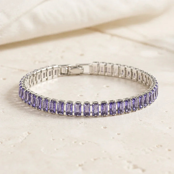Silbernes Armband mit quadratischen Gliedern
