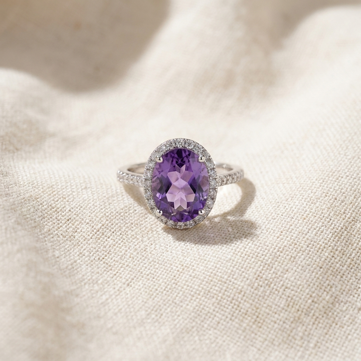 Silberring mit ovalem Amethyst und Zirkonia