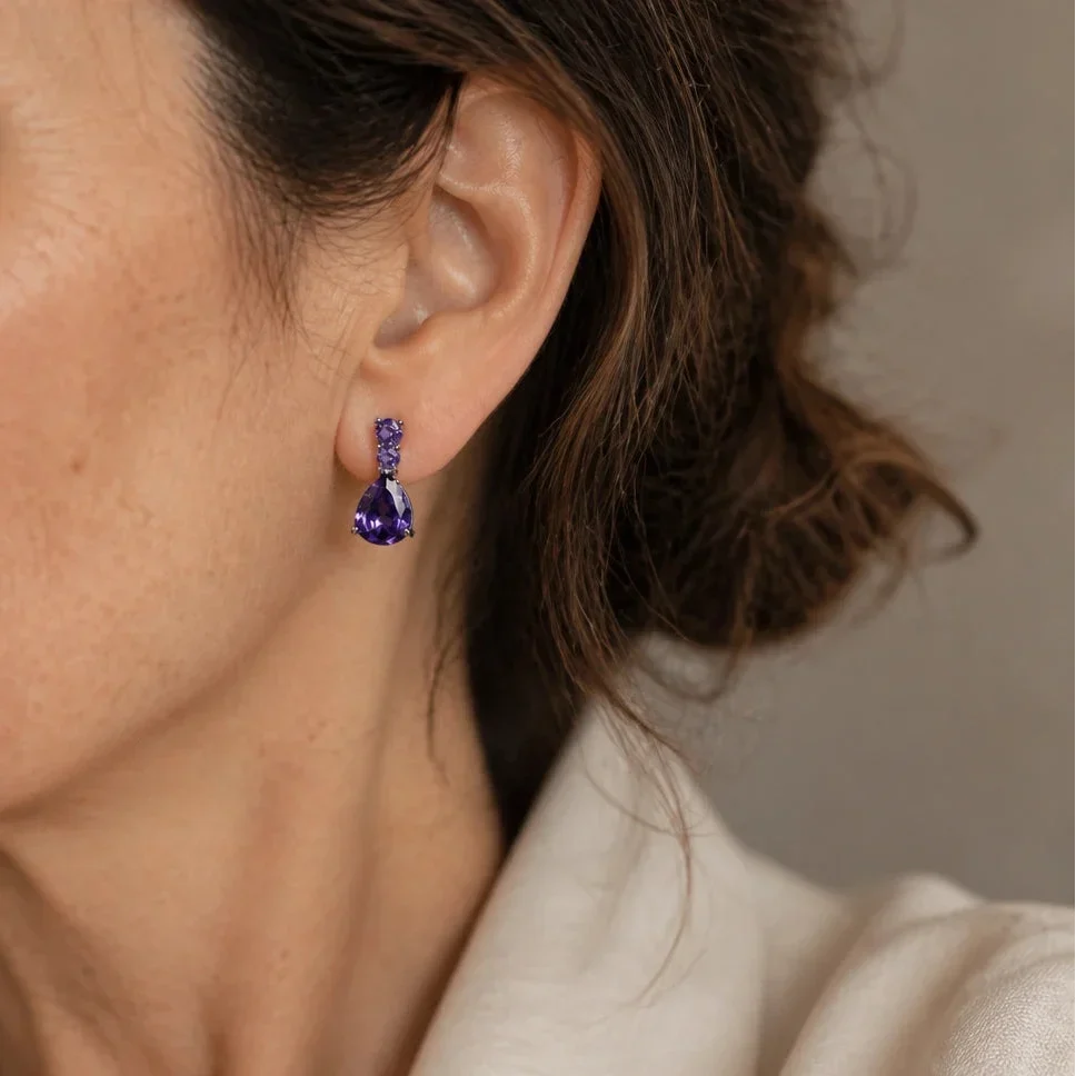 Funkelnde Hängeohrringe mit Amethyst
