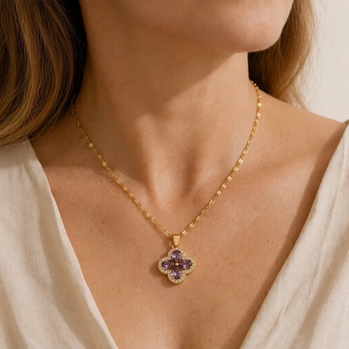 Wunderschöne Kleeblatt-Halskette mit Amethystanhänger