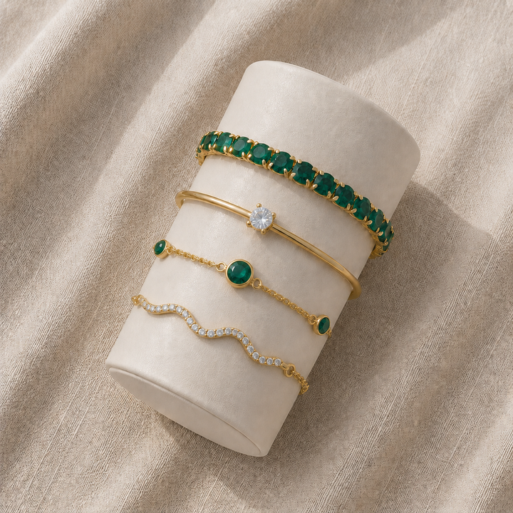 Armband-Set mit grünen Edelsteinen