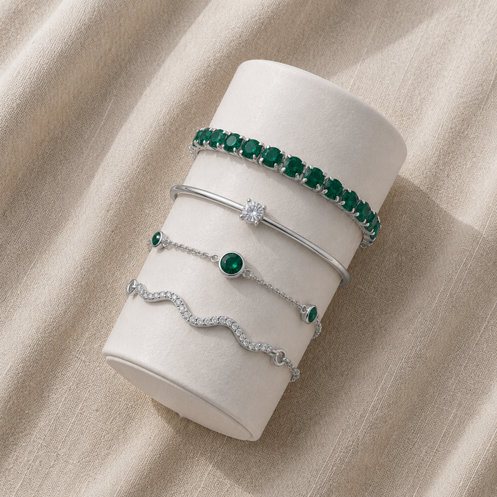 Armband-Set mit grünen Edelsteinen