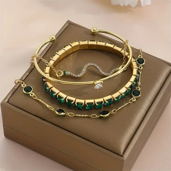 Armband-Set mit grünen Edelsteinen
