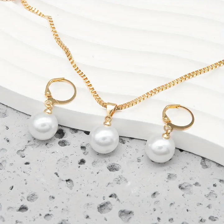 Elegantes Perlenketten-Set