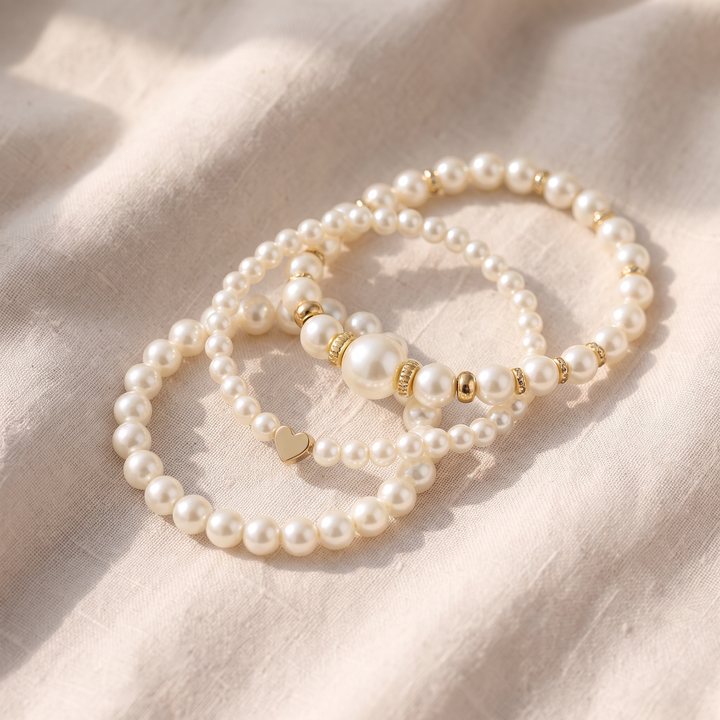 Set mit vier Perlenarmbändern zum Kombinieren