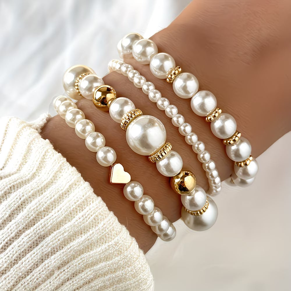 Set mit vier Perlenarmbändern zum Kombinieren