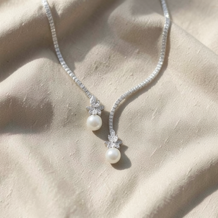 Elegante schimmernde Perlenkette