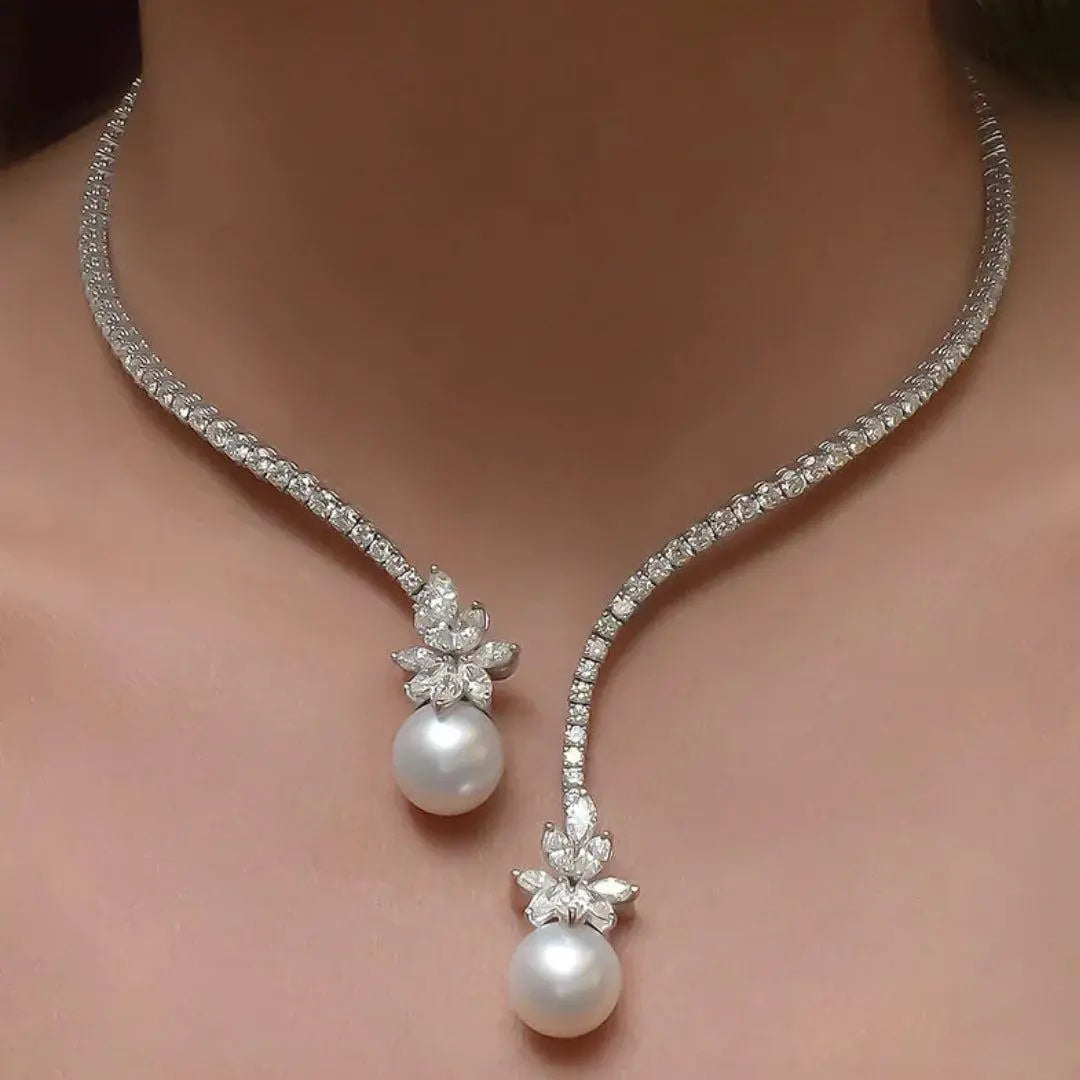 Elegante schimmernde Perlenkette