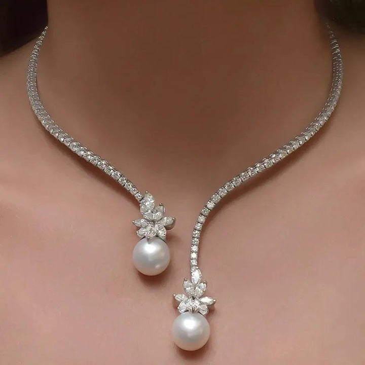 Elegante schimmernde Perlenkette