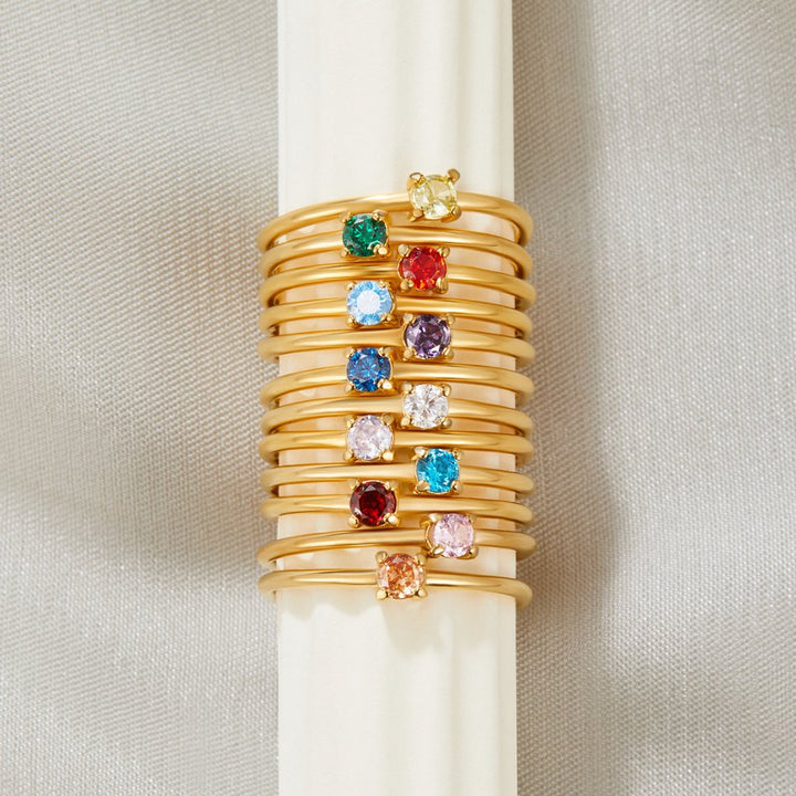 Goldene Geburtssteinringe