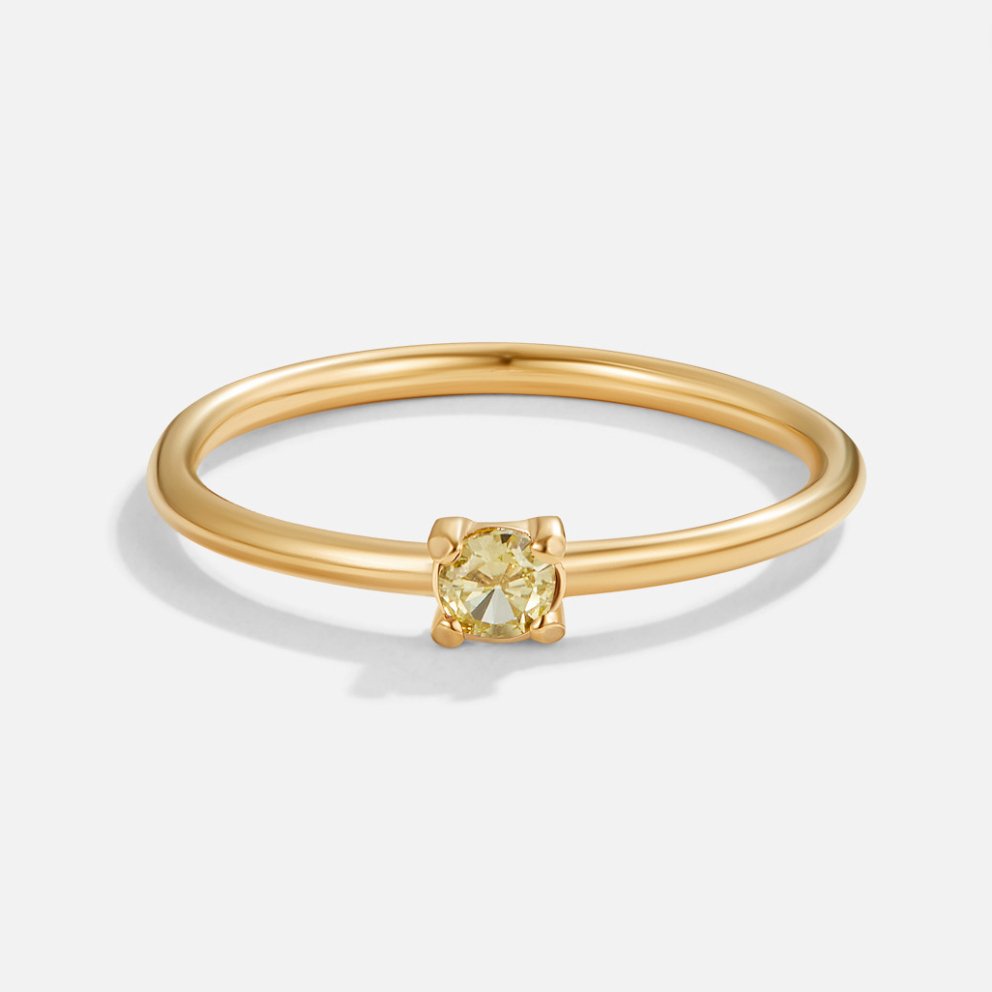 Goldene Geburtssteinringe