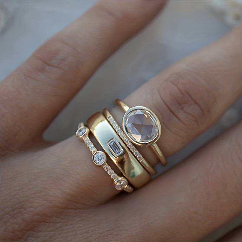 Set goldener Zirkonia-Ringe