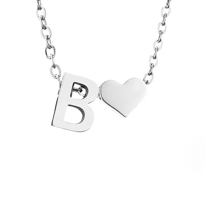 Silberne Halskette Ewige Liebe mit Buchstabe