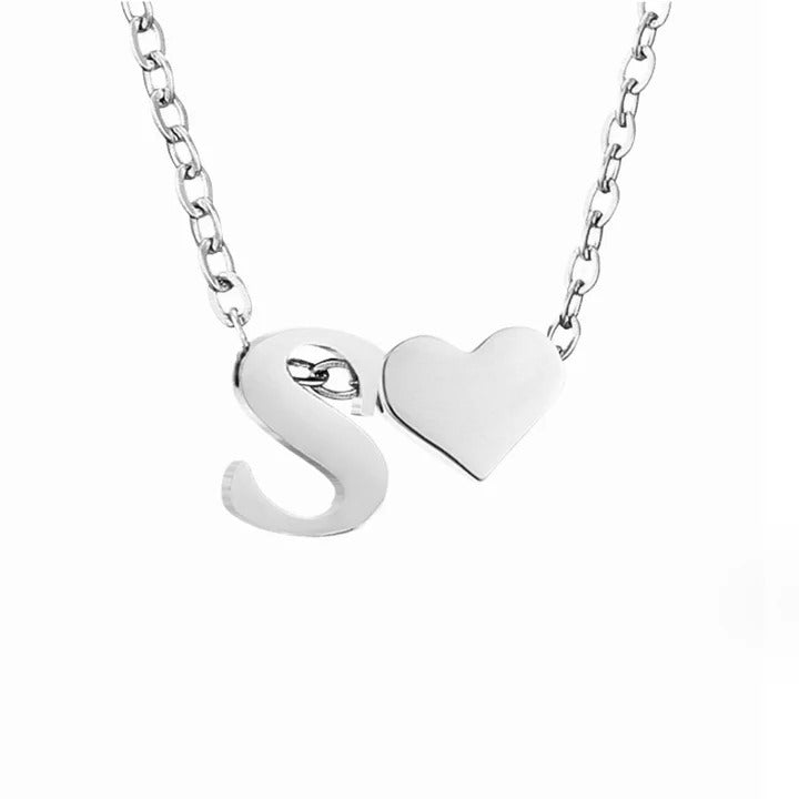 Silberne Halskette Ewige Liebe mit Buchstabe