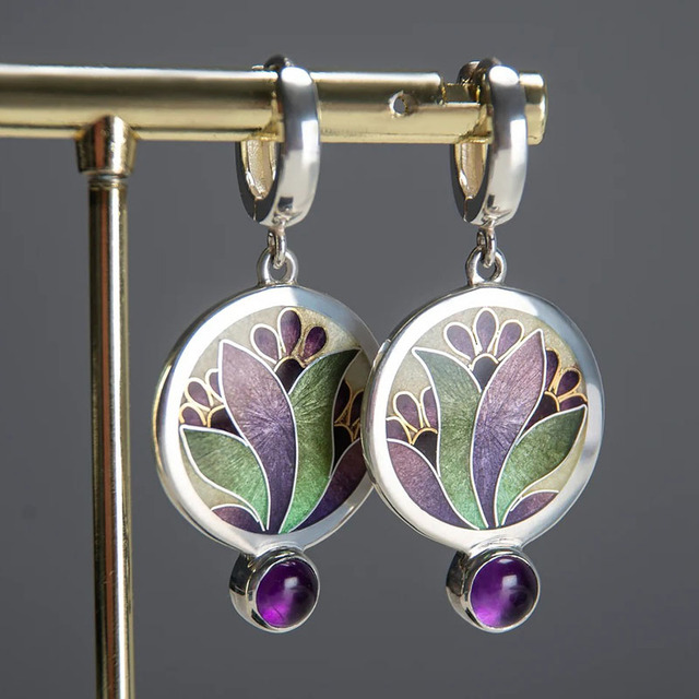 Boho-Ohrringe mit violettem Kristall