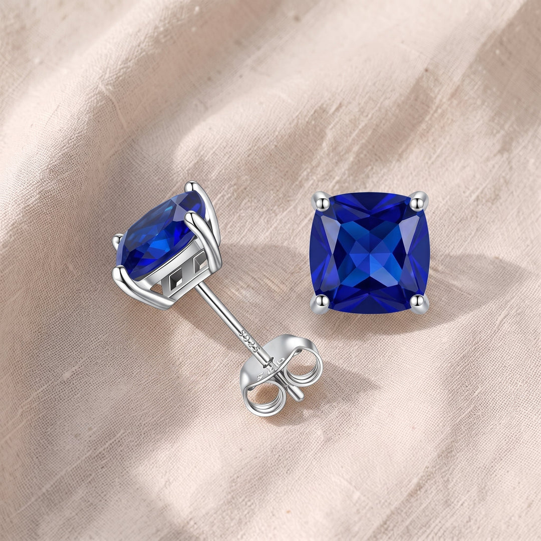 Minimalistische Ohrringe mit Saphir im Princess-Schliff | Weissgold