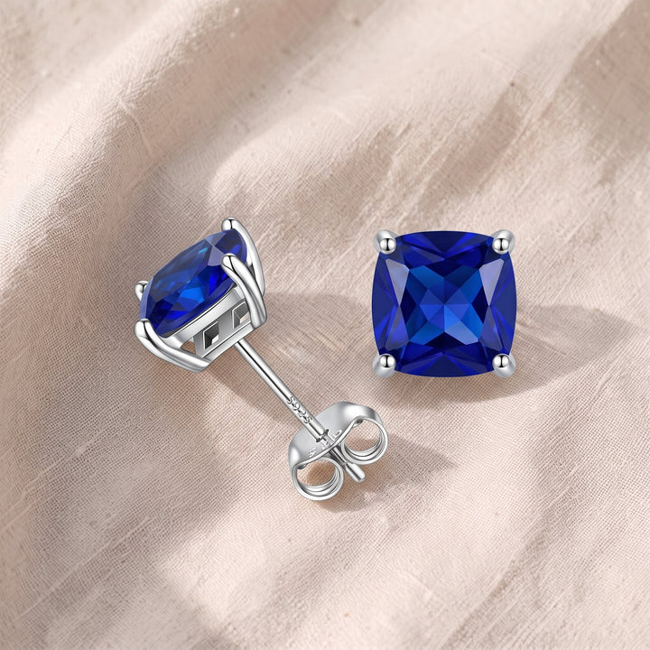 Minimalistische Ohrringe mit Saphir im Princess-Schliff | Weissgold